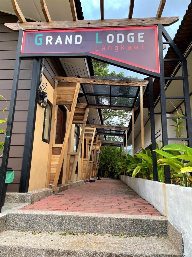 Grand Lodge Langkawi Pantai Cenang  Exterior photo